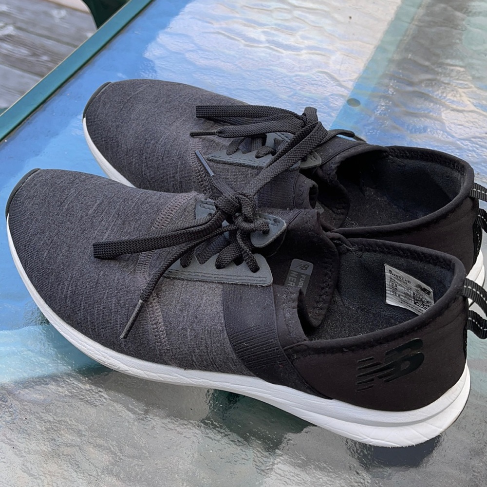 New Balance Grey/black sneaker